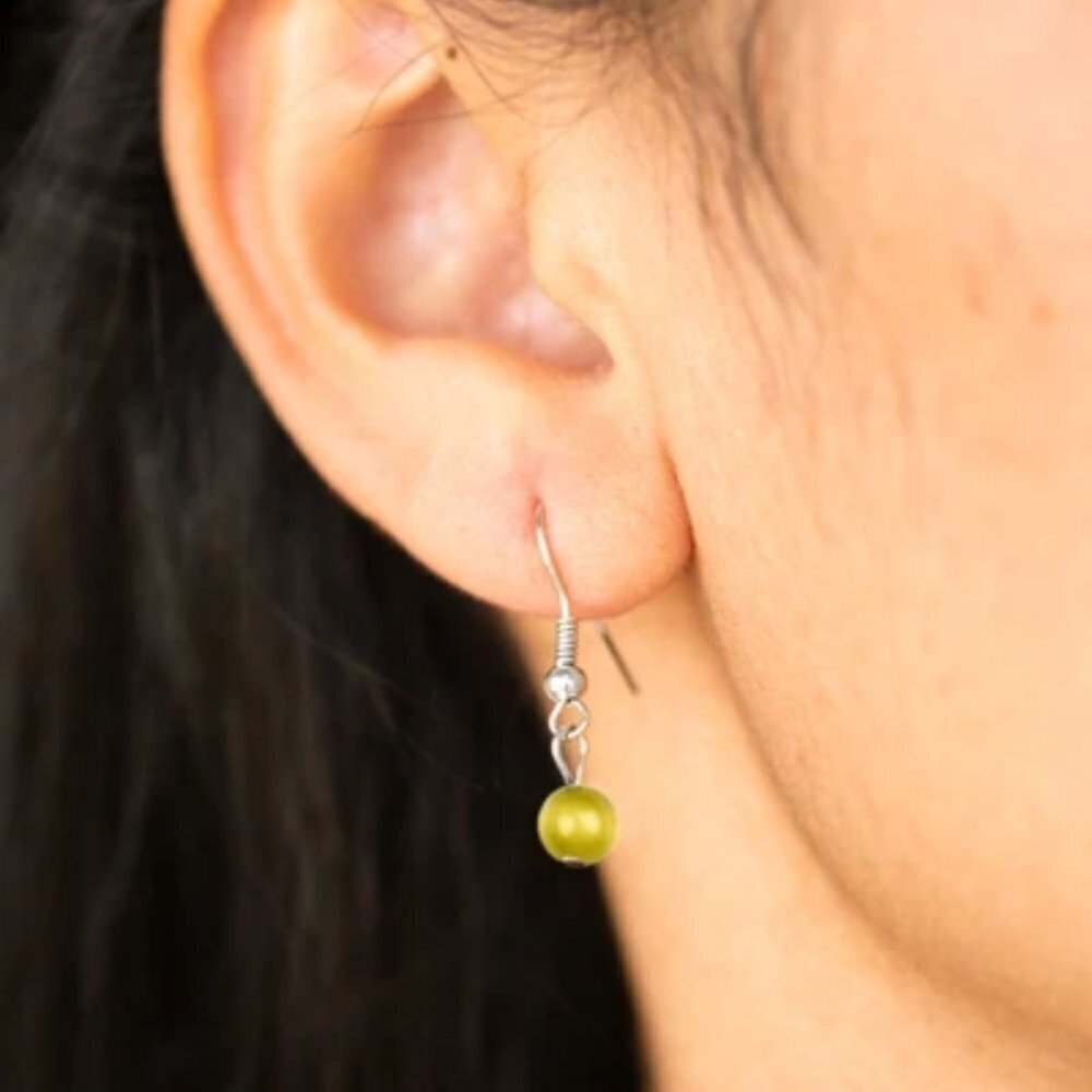 🆕 Just Drop It! - Green Necklace & Earrings - Picture 2 of 4